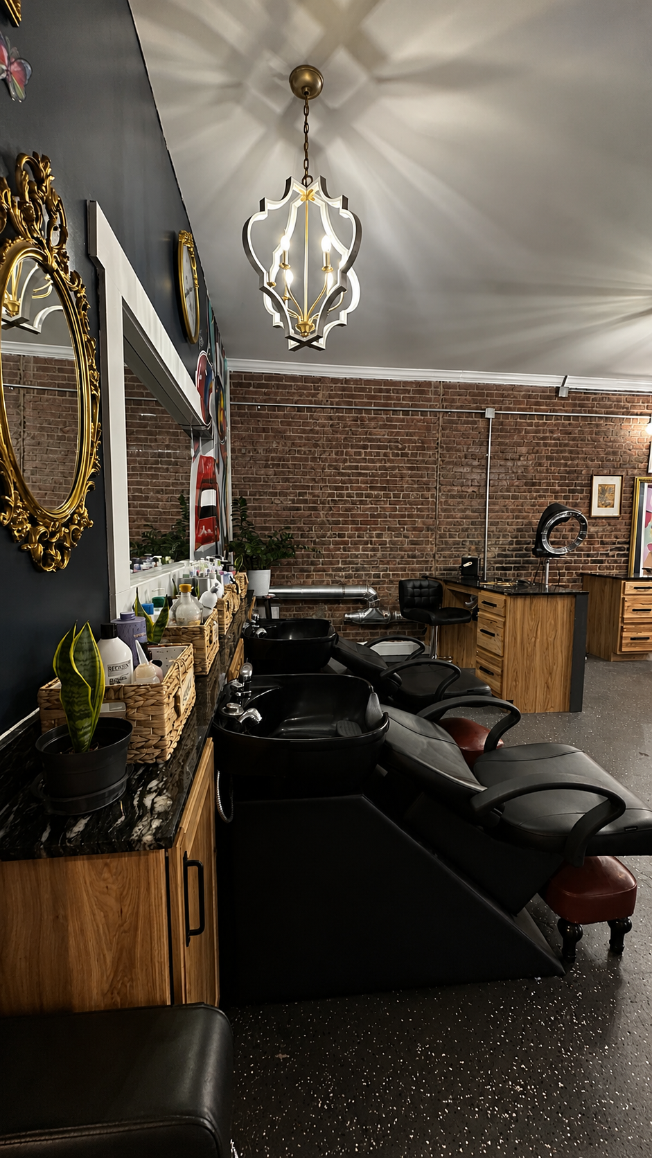 Shared salon space at Beauty Beyond Borders